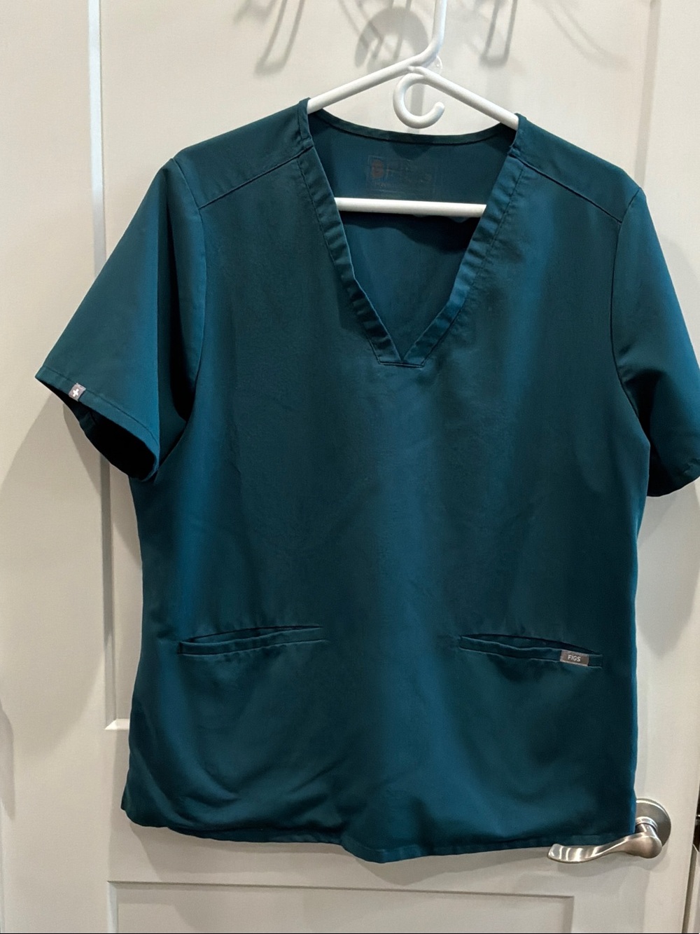 Figs XL Women's Teal V-Neck Scrub Top Medical Shirt Only Pocket in Pocket
